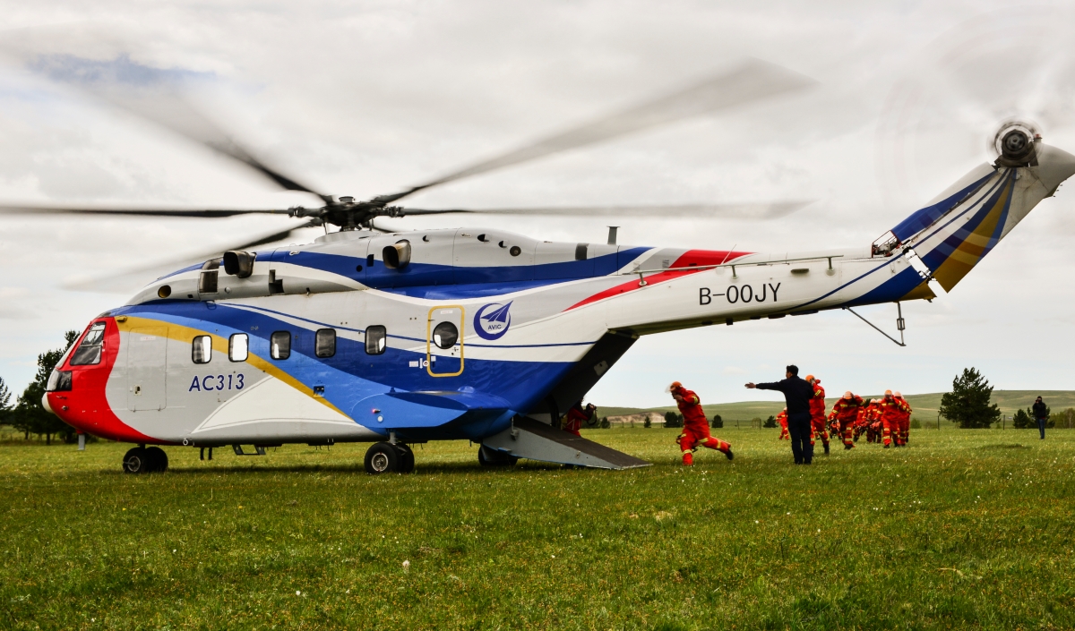 果真 2016年5月28日内蒙古红花尔基AC313护林灭火汤向伟摄