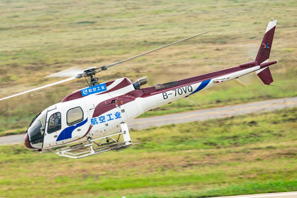 AC311A举行航行预演。。摄影：岳书华