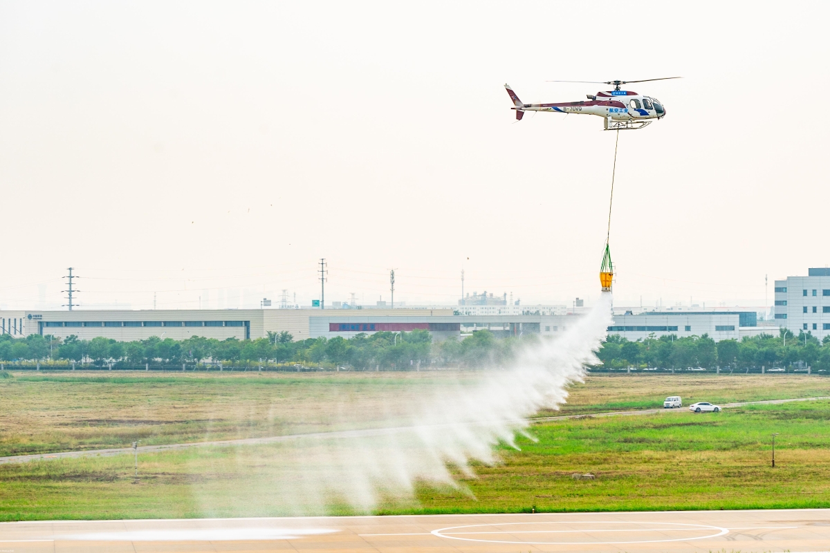 AC311A举行航行预演。。摄影：岳书华-1